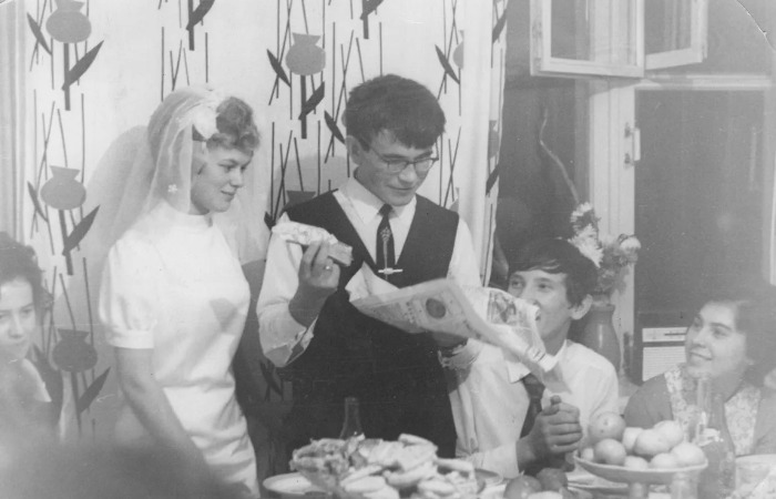 Скромные комсомольские свадьбы. Скромные комсомольские свадьбы.