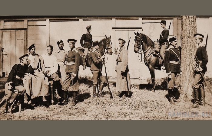 Юнкера кавалерийского Николаевского училища. / Фото: sammler.ru