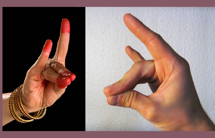 Жест коза в йоге и у японцев - кицунэ.