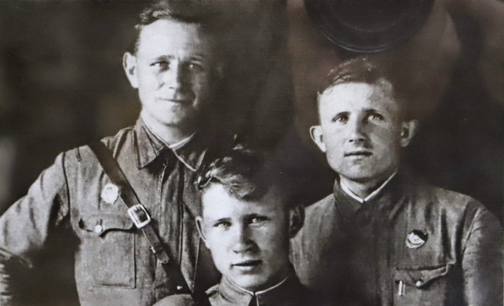 Фриц (слева) во время обучения в Москве.