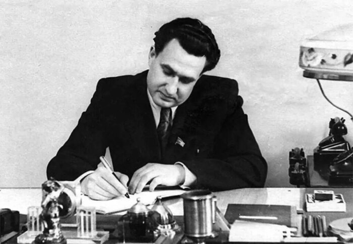 Планомерно шел вверх. Планомерно шел вверх.