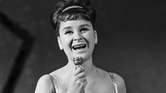 Шептались, что Фурцева ей завидовала.