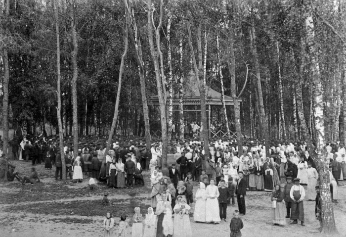 В Пасху-1918 власти отменили праздничные выплаты. / Фото: www.life.ru