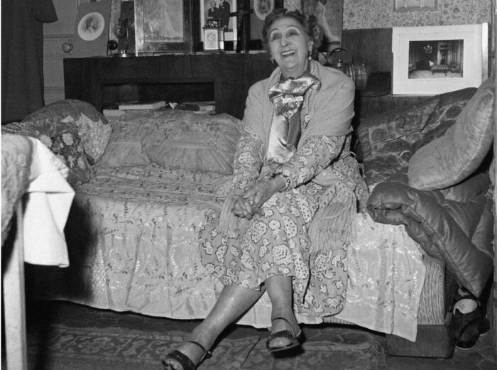 Умерла в 96 лет в пансионе для нищих.