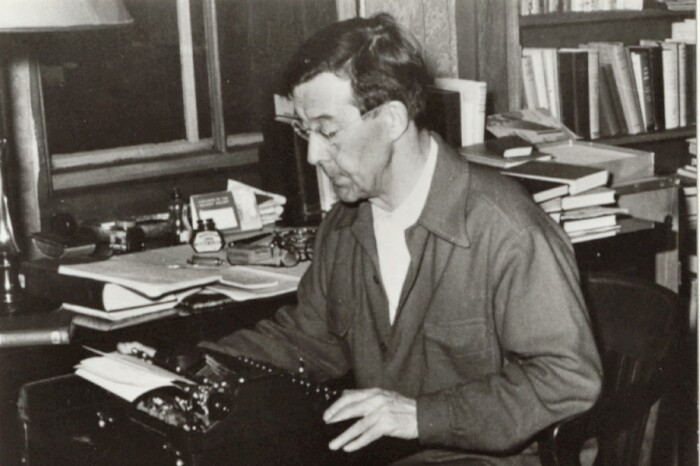 Сорокин за работой. / Фото: www.sorokin-amerikanskiy-sotsiolog.madsteed.ru