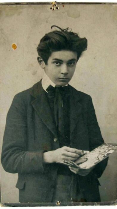 Многие замечали в нем отклонения.