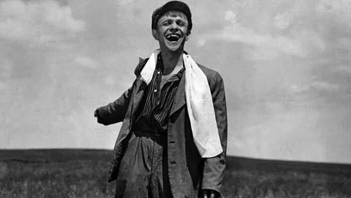 Сочла недостойным роли Пушкина.