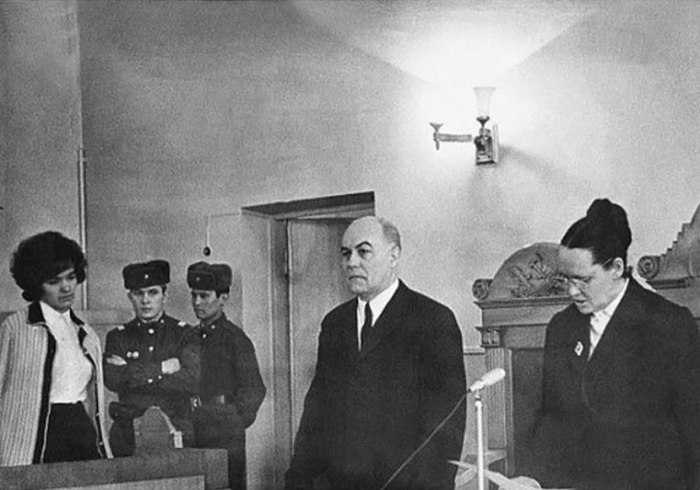 Судила убийц и маньяков, а после сметного приговора шла с мужем в театр: Почему «Зинку Вышку» боялись не только преступники, но и коллеги 