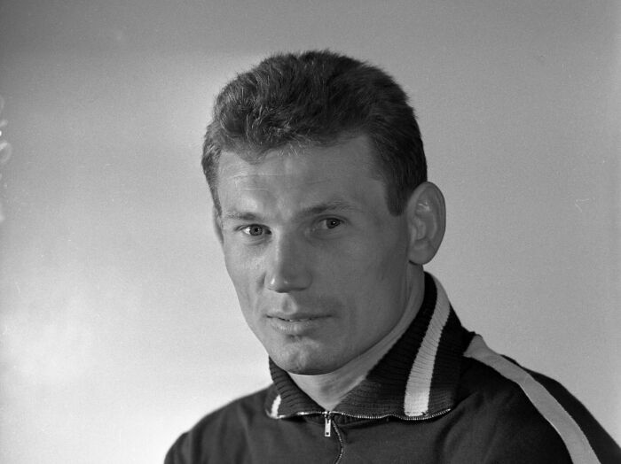 Преодолевал любые невзгоды. Преодолевал любые невзгоды.