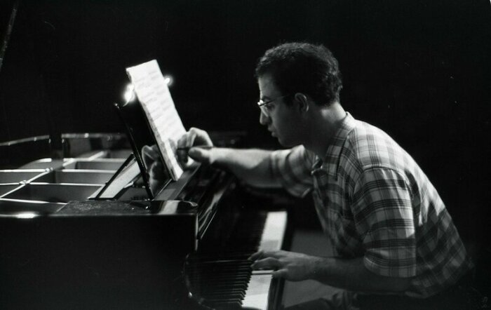 Талантливый и самовлюбленный Эдуард Миансаров.