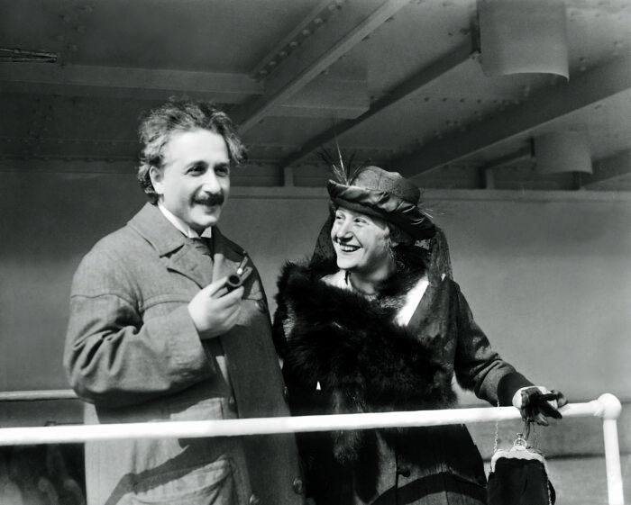 Кузина и жена Эльза.