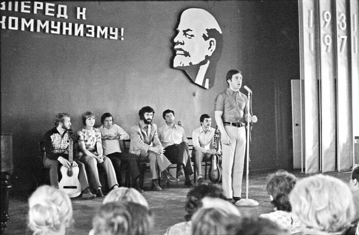 Ставила палки в колеса Высоцкого.