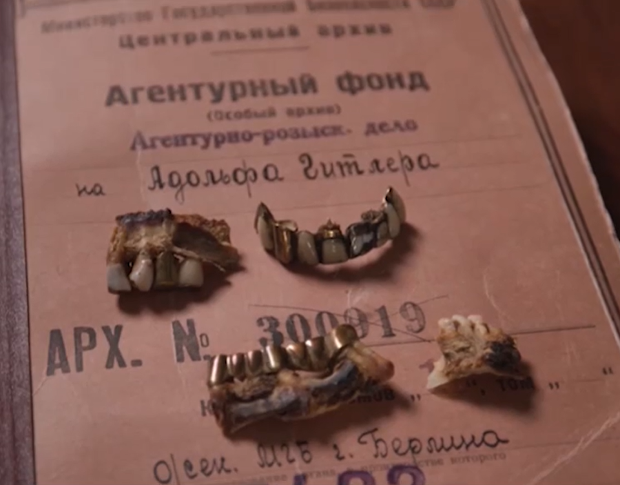 От фюрера остались только зубы.
