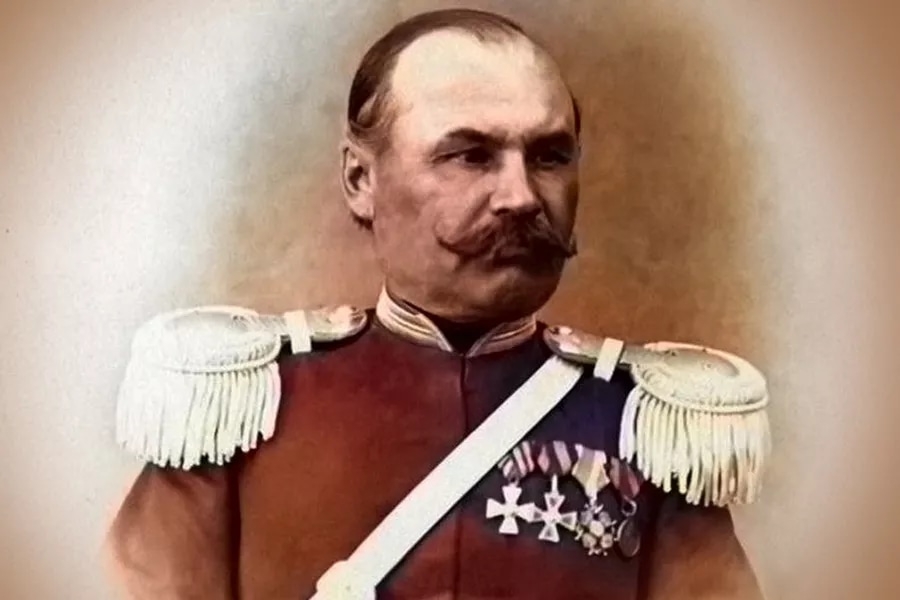 Есаул Серов.