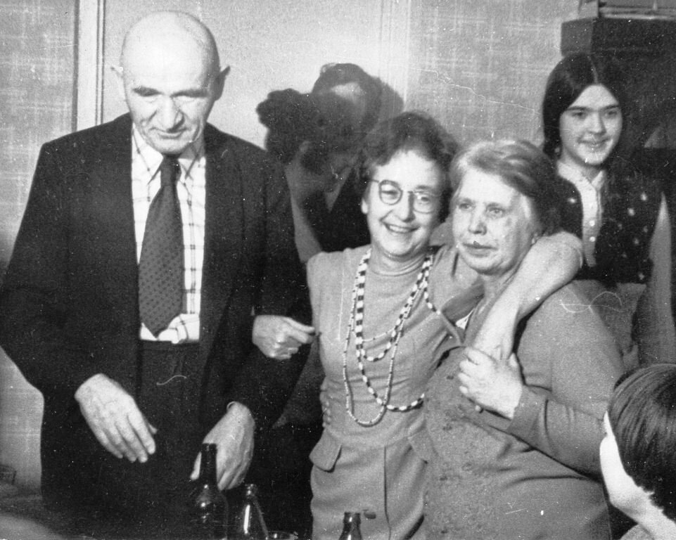 В кругу семьи. В кругу семьи.