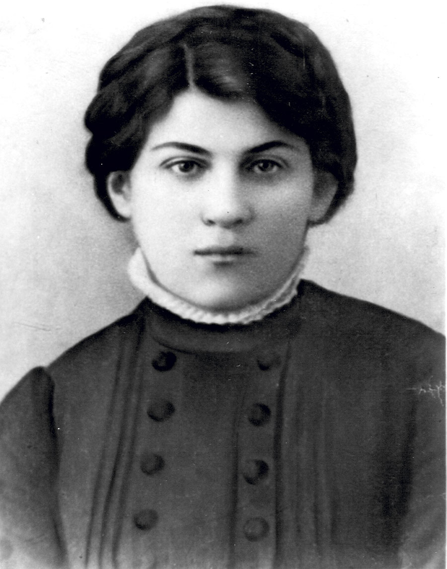 Молодая вербовщица.