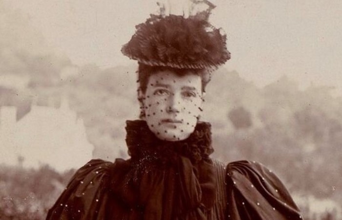 Модный выход императрицы. Модный выход императрицы.