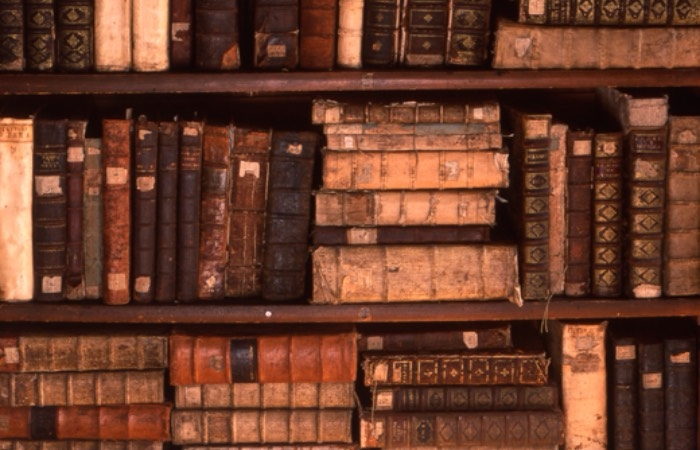 За этими талмудами охотились многие.