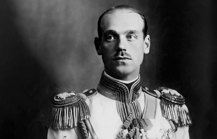 Михаил Второй отрекся от престола. Михаил Второй отрекся от престола.