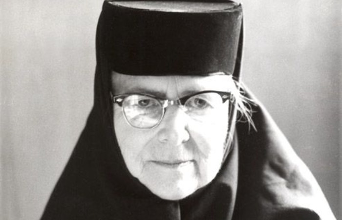 Илеана выбрала умиротворение монастыря. Илеана выбрала умиротворение монастыря.