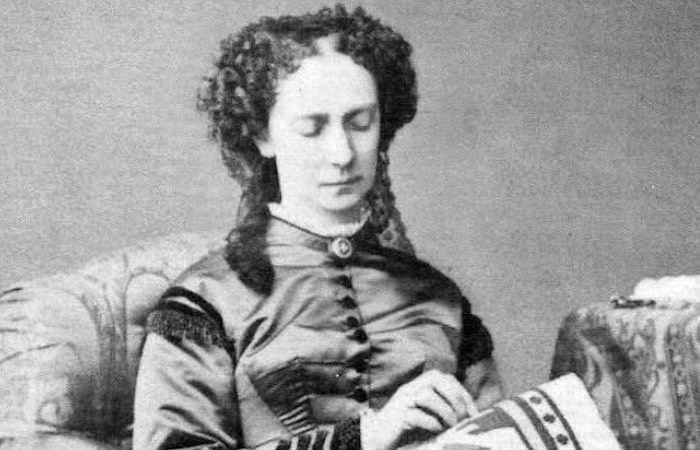 Для Александра она бла ангелом милосердия и доброты. Для Александра она бла ангелом милосердия и доброты.