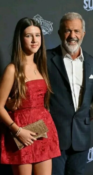 Мел Гибсон с дочкой от Оксаны Григорьевой. Мел Гибсон с дочкой от Оксаны Григорьевой.