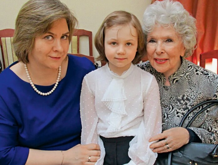 Дарья Миславская и её дочь стали названной дочкой и внучкой Веры Васильевой. 