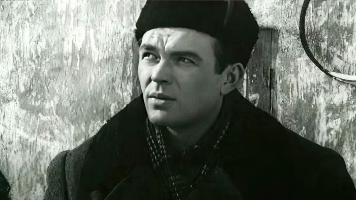 Георгий Епифанцев очень часто выпивал. Георгий Епифанцев очень часто выпивал.