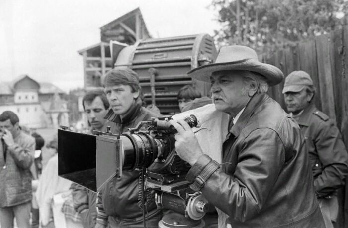 Сергей Бондарчук во время работы на фильмом Сергей Бондарчук во время работы на фильмом