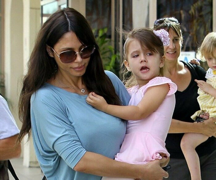 Оксана Григорьева с дочкой Люсией. Оксана Григорьева с дочкой Люсией.