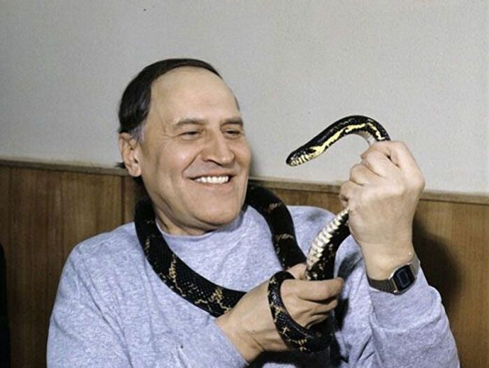 Николай Дроздов работал с ВВС. Николай Дроздов работал с ВВС.