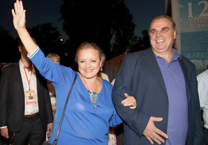 Елена Цыплакова вышла замуж в третий раз в 2005 году.