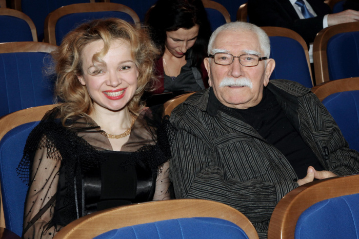 Виталина Цымбалюк-Романовская и Армен Джигарханян. 