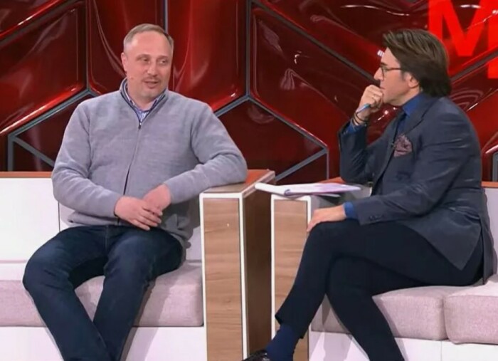 Внебрачный сын Вячеслава Добрынина Альберт в студии Андрея Малахова. Внебрачный сын Вячеслава Добрынина Альберт в студии Андрея Малахова.