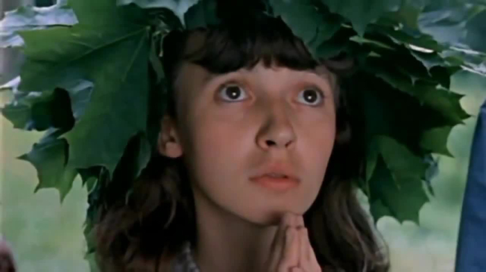  Татьяна Аксюта в фильме «Вам и не снилось». / Фото: kino-teatr.ru