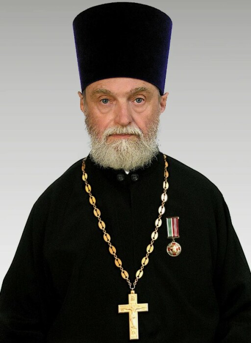 Валерий Апин - первый муж Алёны Апиной. Валерий Апин - первый муж Алёны Апиной.