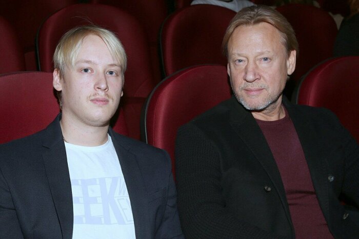 По словам Дмитрия Харатьяна, именно дети вытащили его из алкогольной ямы. / Фото: dilato.ru По словам Дмитрия Харатьяна, именно дети вытащили его из алкогольной ямы. / Фото: dilato.ru