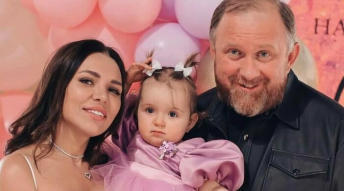 Валерия Куденкова родила Ивлеву дочь Нику. Валерия Куденкова родила Ивлеву дочь Нику.