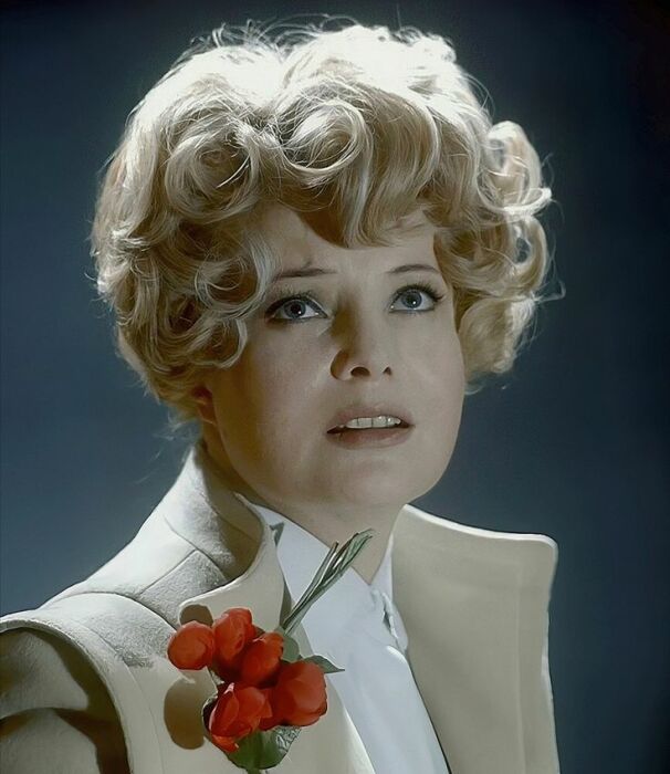 Татьяна Доронина снималась в кино до 1987 года. Татьяна Доронина снималась в кино до 1987 года.