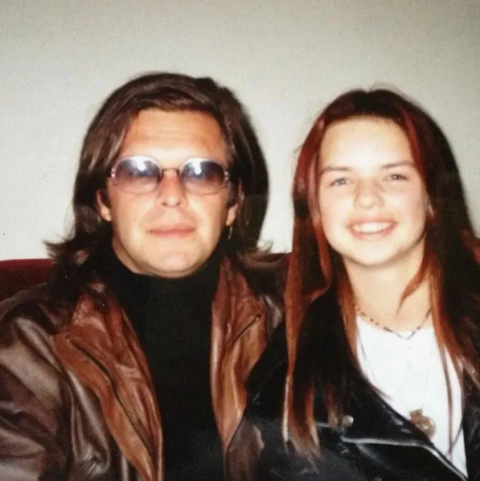 Алиса Гребенщикова с отцом, Борисом Гребенщиковым. / Фото: 24smi.org Алиса Гребенщикова с отцом, Борисом Гребенщиковым. / Фото: 24smi.org