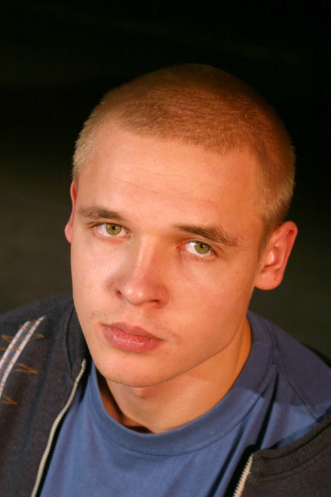 Александр Голубев изменял своей жене. 