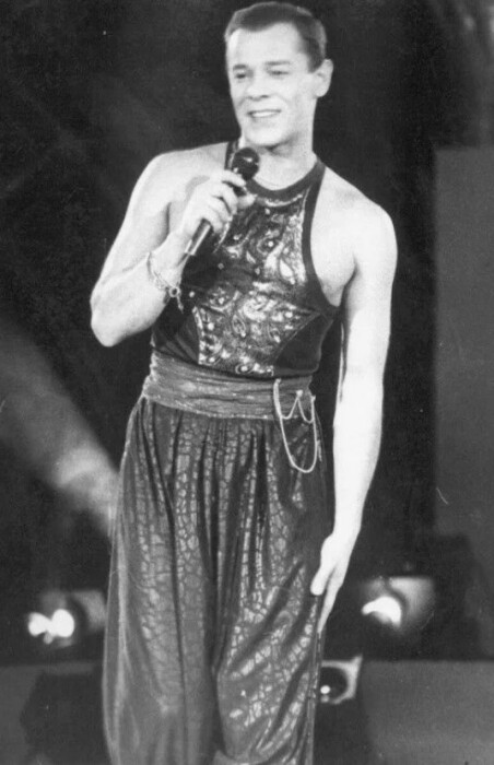 В 90-е Казаченко был очень популярен. В 90-е Казаченко был очень популярен.