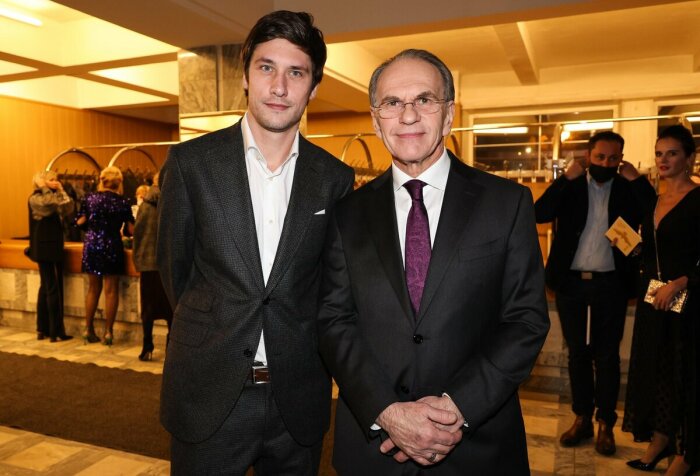 Владимир Гуськов с отцом Алексеем Гуськовым. Владимир Гуськов с отцом Алексеем Гуськовым.