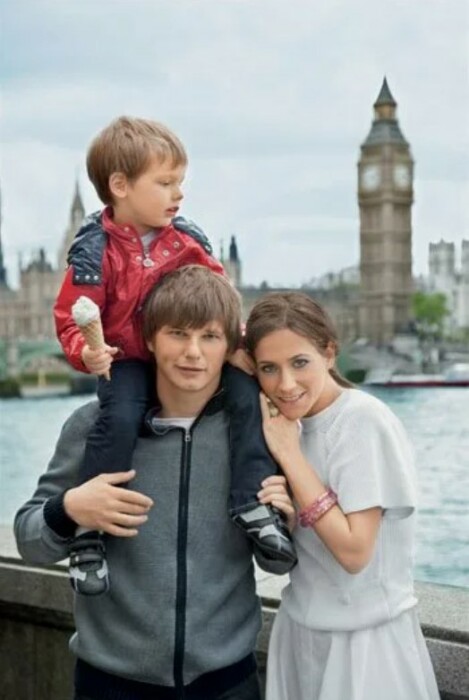 Юлия Барановская родила Аршавину троих детей.