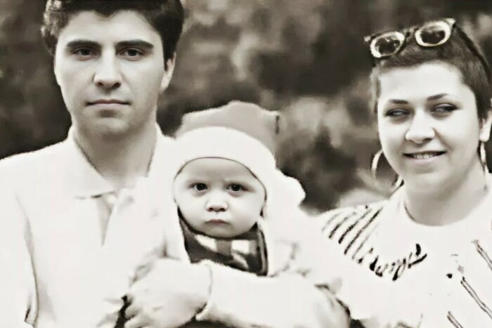 Сосо Павлиашвили с первой женой и сыном Леваном. 