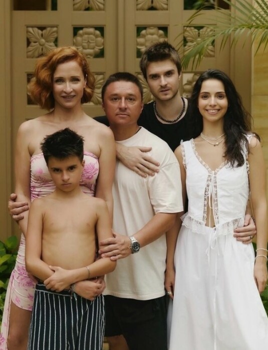 Максим Лагашкин с семьей. 