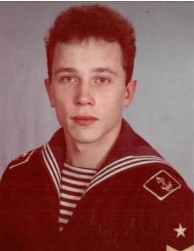 Константин Ивлев родился в семье сотрудника КГБ. Константин Ивлев родился в семье сотрудника КГБ.