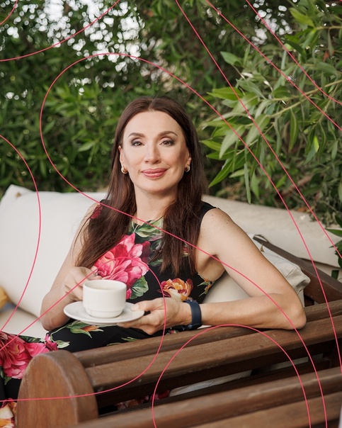 Юлия Гольдорт - первая жена Романа Товстика. Юлия Гольдорт - первая жена Романа Товстика.