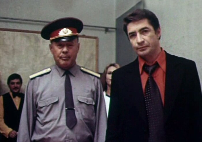 Юрий Каморный в детективе «Игра без козырей».