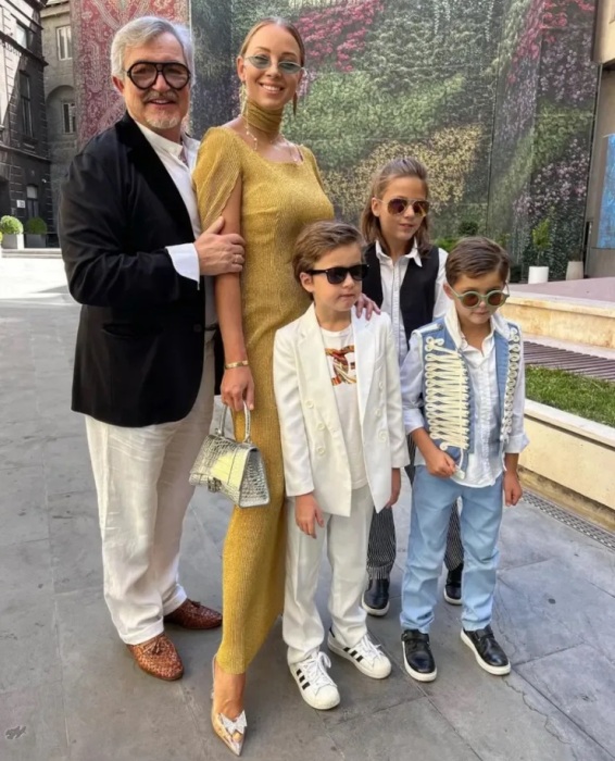 Полина родила Дмитрию Диброву троих сыновей.